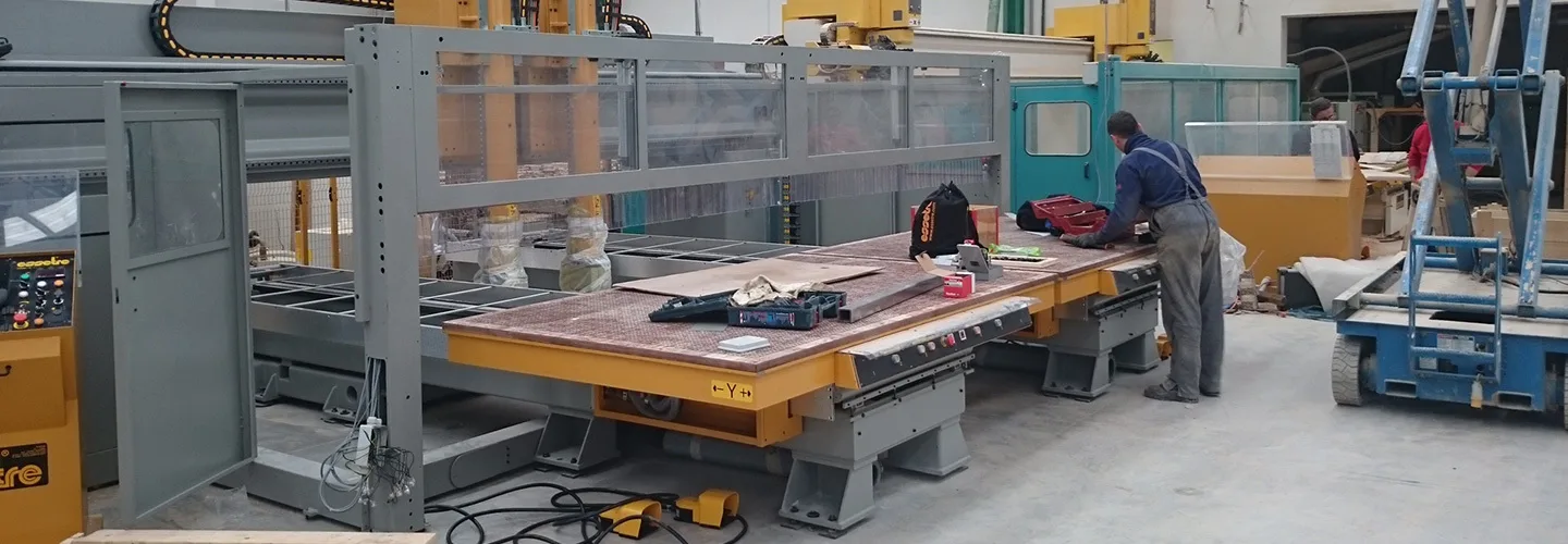 NEUE SIMULTANE 5-ACHS-CNC-MASCHINE